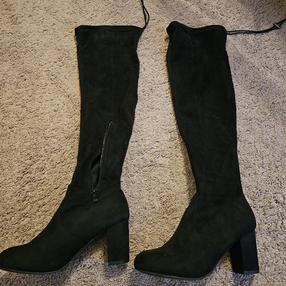 Chic Black Over-the-Knee Boots